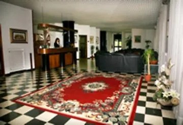 Club American & 4* Spezzano Albanese